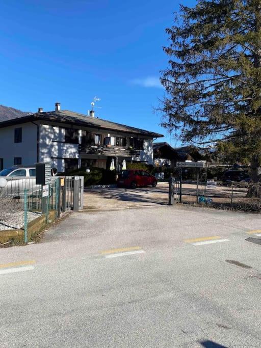 Fronte LagoResidencegarden, Moderno Appartamento Calceranica al Lago Kültér fotó