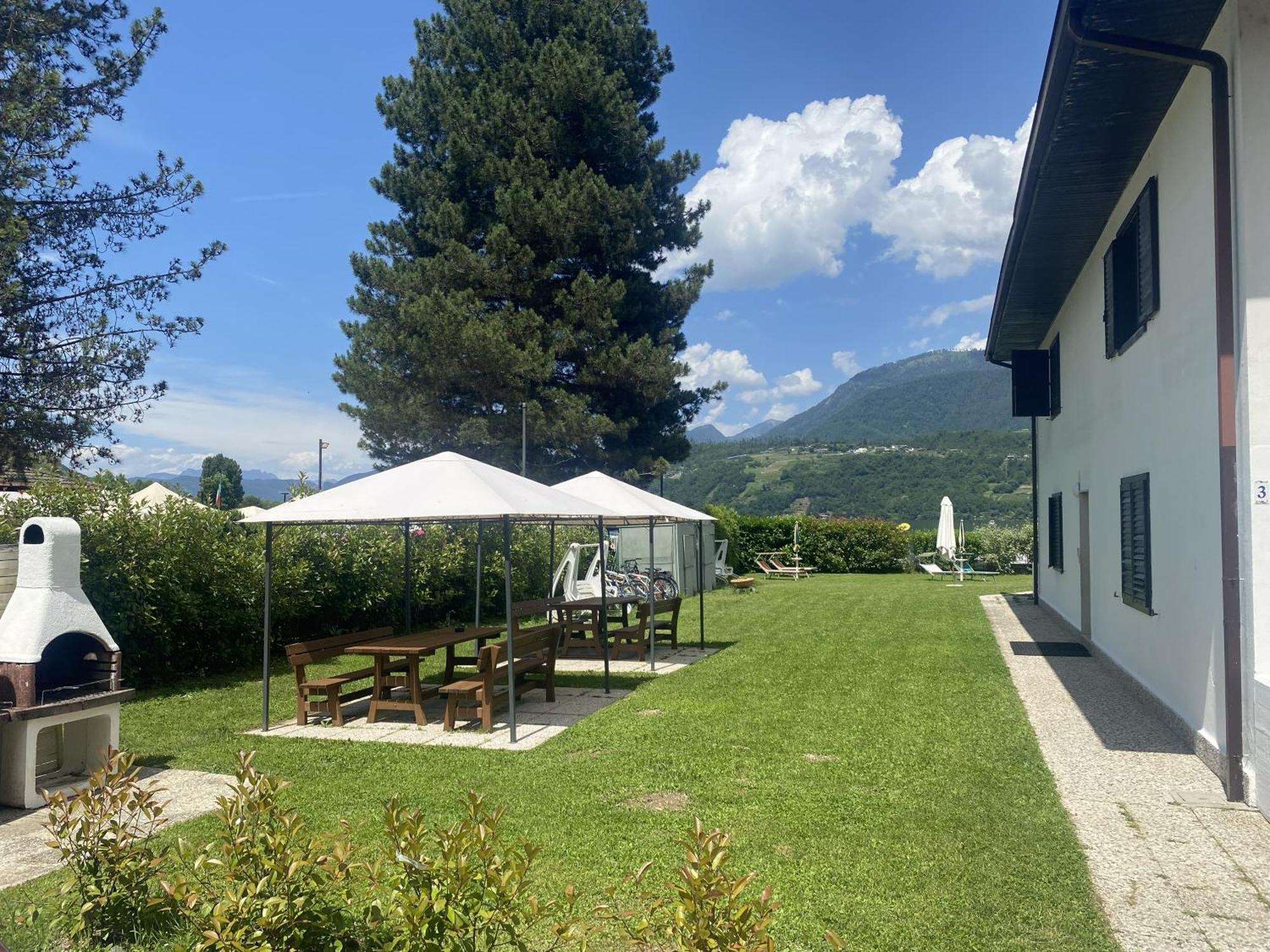 Fronte LagoResidencegarden, Moderno Appartamento Calceranica al Lago Kültér fotó